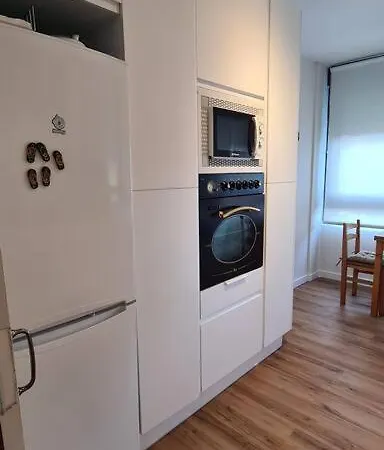 Precioso Piso, Luminoso Y Calido En Santander, Con Parking Gratuito Con Acceso Directo Al Piso *