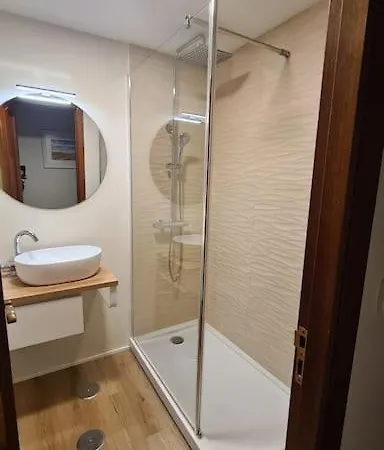 Precioso Piso, Luminoso Y Calido En Santander, Con Parking Gratuito Con Acceso Directo Al Piso Santander