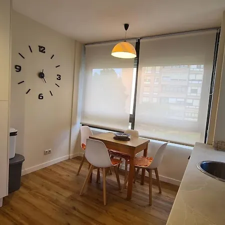 Exclusivo Piso Luminoso Y Cálido En Santander, Con Parking Gratuito Y Ascensor Con Acceso Directo Al Appartamento