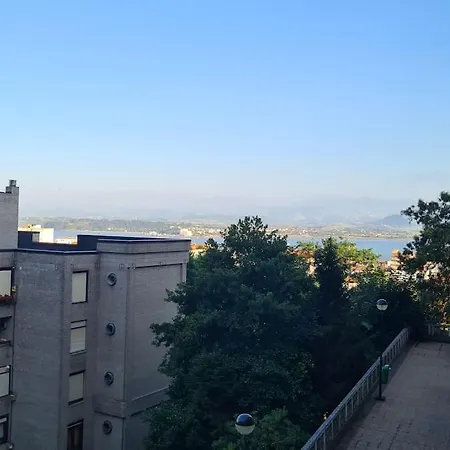Precioso Piso, Luminoso Y Calido En Santander, Con Parking Gratuito Con Acceso Directo Al Piso Apartment *